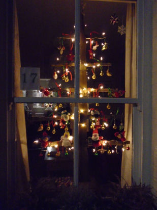 2022 Gwydir St festive window